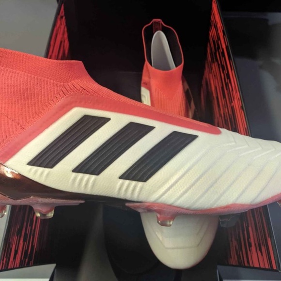 PREDATOR 18+ FIRM GROUND CLEATS - Picture 8 of 9